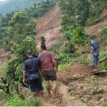 मध्यपहाडी लोकमार्ग पहिरोले अबरुद्ध