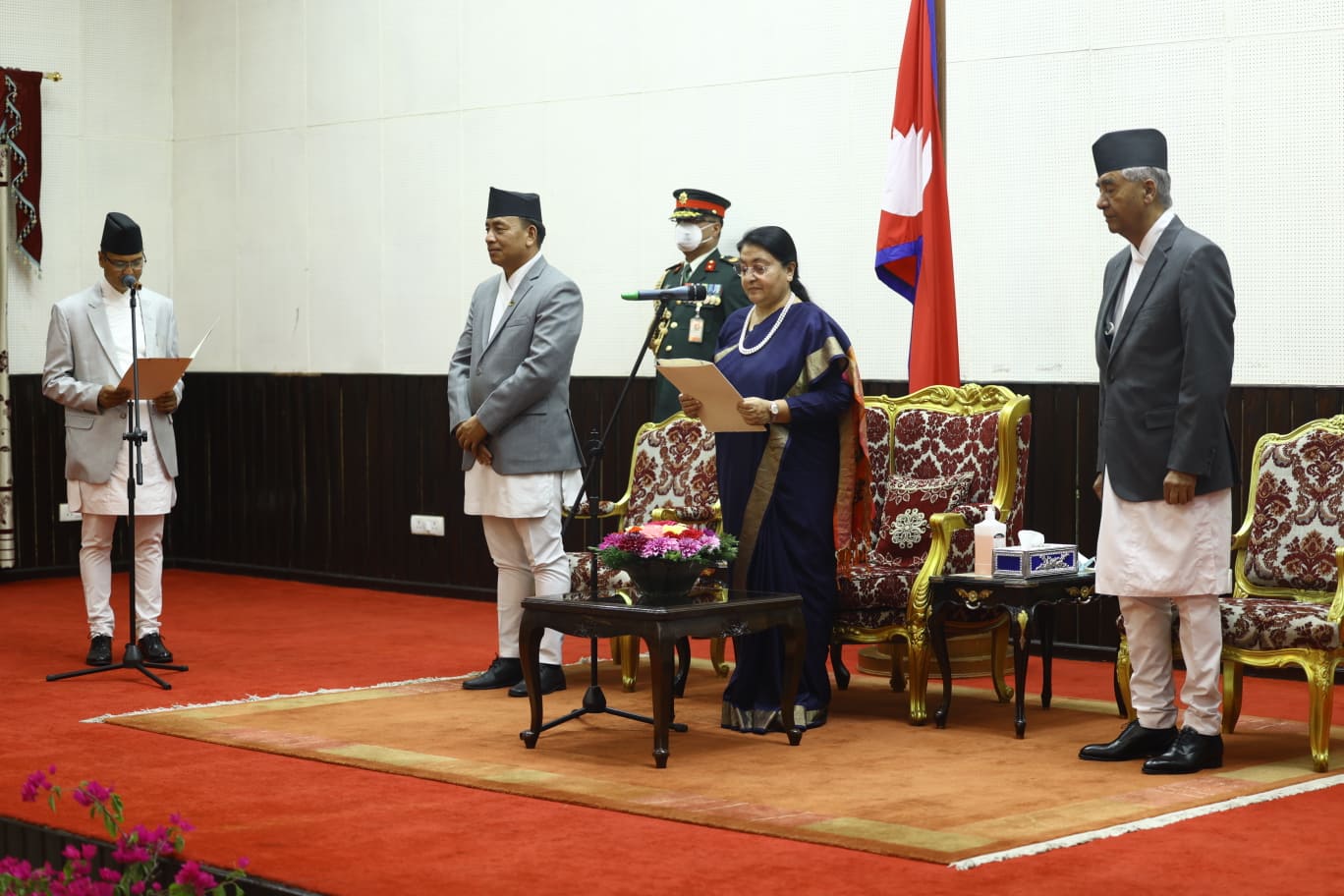 गोविन्द बन्दीले लिए कानुनमन्त्रीको शपथ