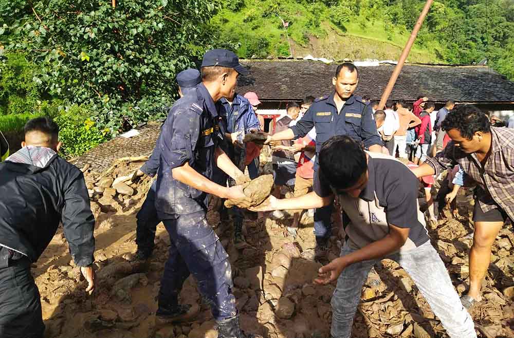 बाढी, पहिरो लगायतका विपद्‍मा परी हालसम्म १५३ जनाको मृत्यु