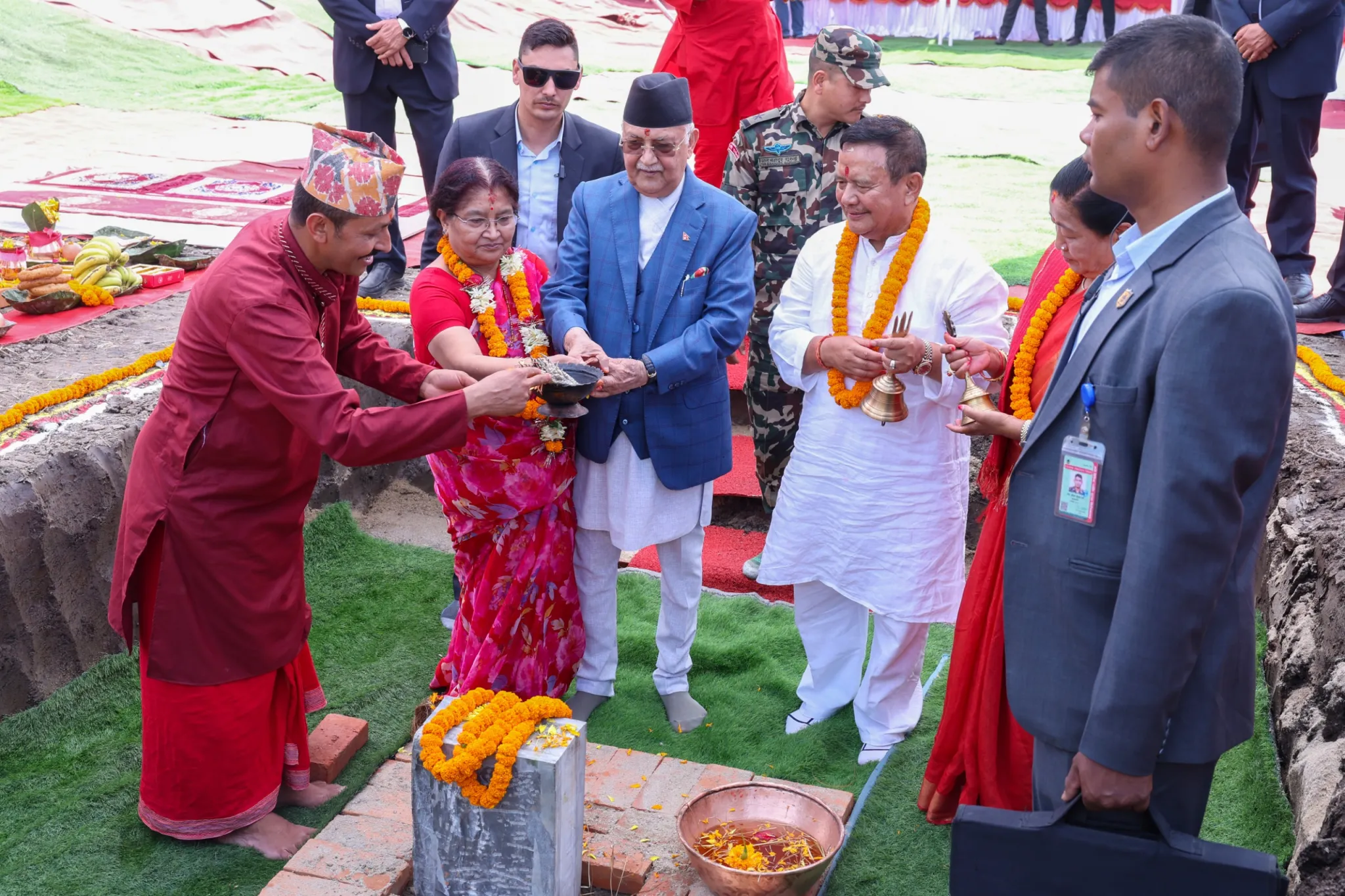 किर्तिपुरको मैत्रीनगरमा एमालेको केन्द्रीय कार्यालय शिलान्यास (भिडियो)