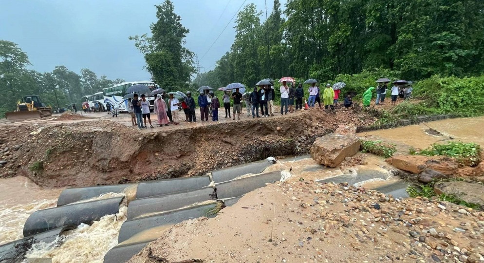 बाढीमा परेर सुनसरीमा २३९ र मोरङमा ३६७ घर विस्थापित