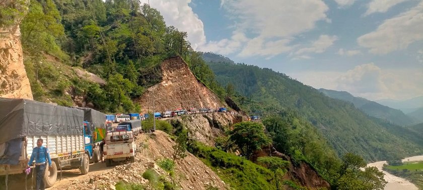 अबरुद्ध कर्णाली राजमार्ग खुल्यो