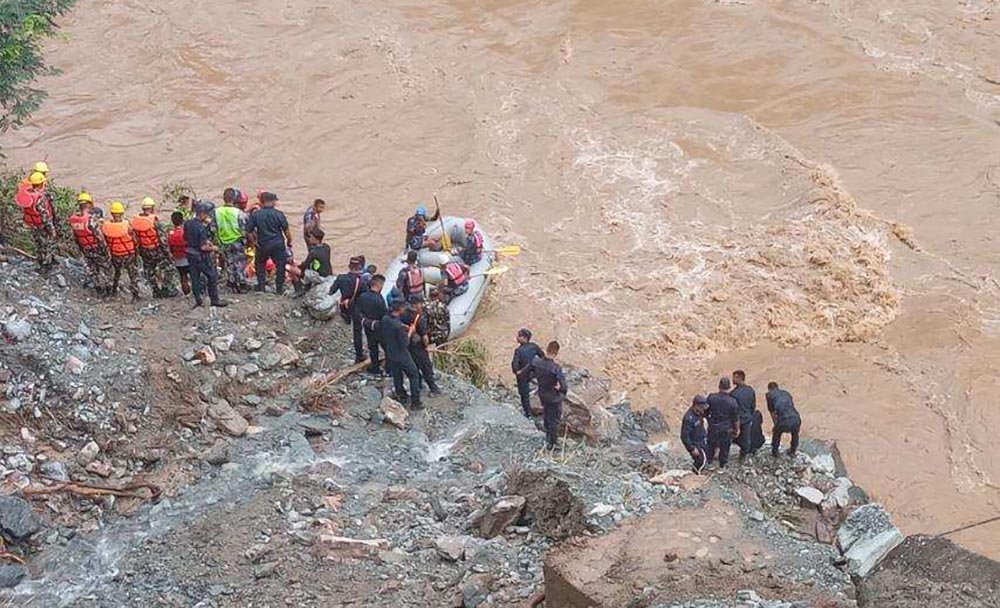 बाढी, पहिरो लगायतका विपद्‍मा परी हालसम्म १६७ जनाको मृत्यु